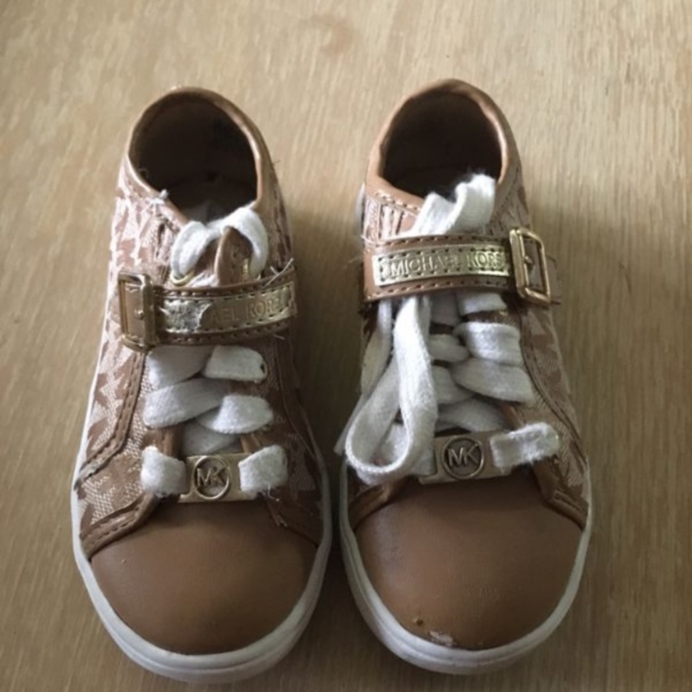 Brown Girl MK shoes size 8